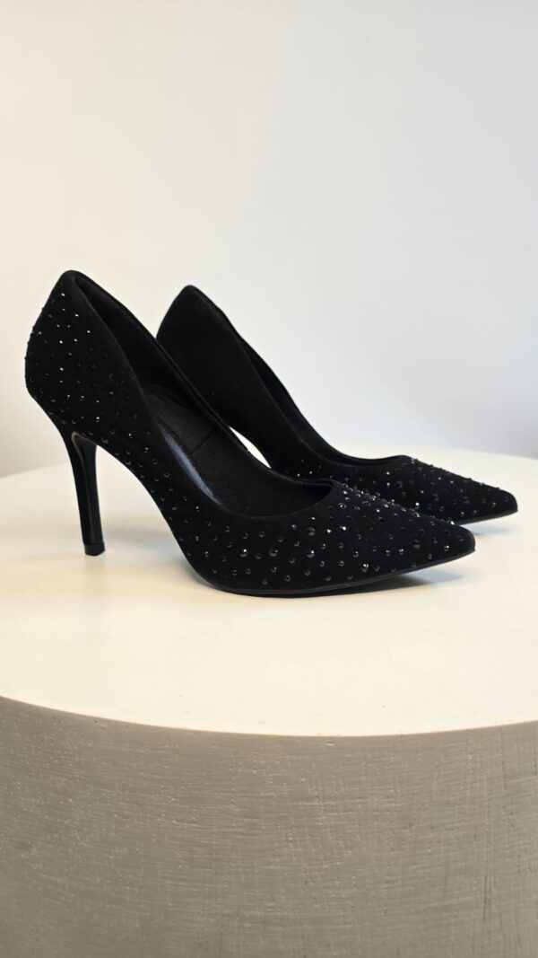 SCARPIN PRETO COM STRASS