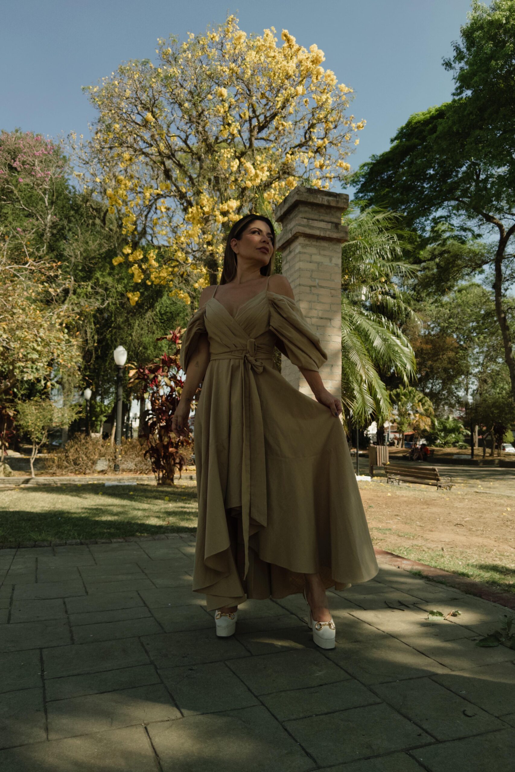 Vestido Bege Amarração Mais Um